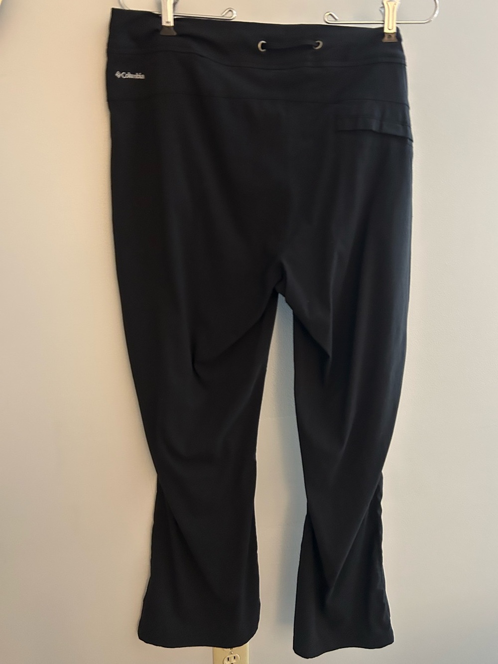 Columbia Black Jogger Pants Omni Shield Advanced Repellency WOMENS 16 Short